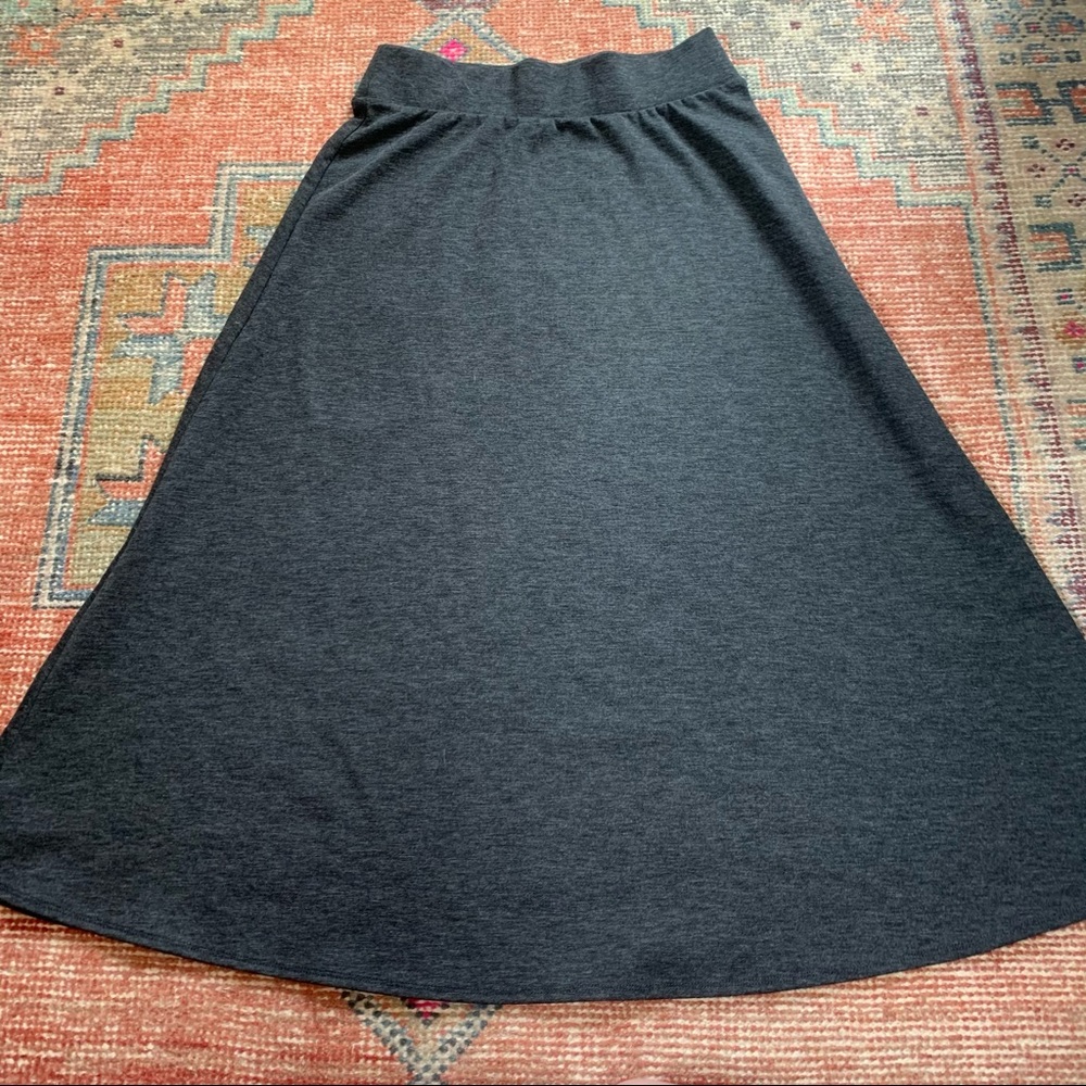 Dana Buchman skirt like new